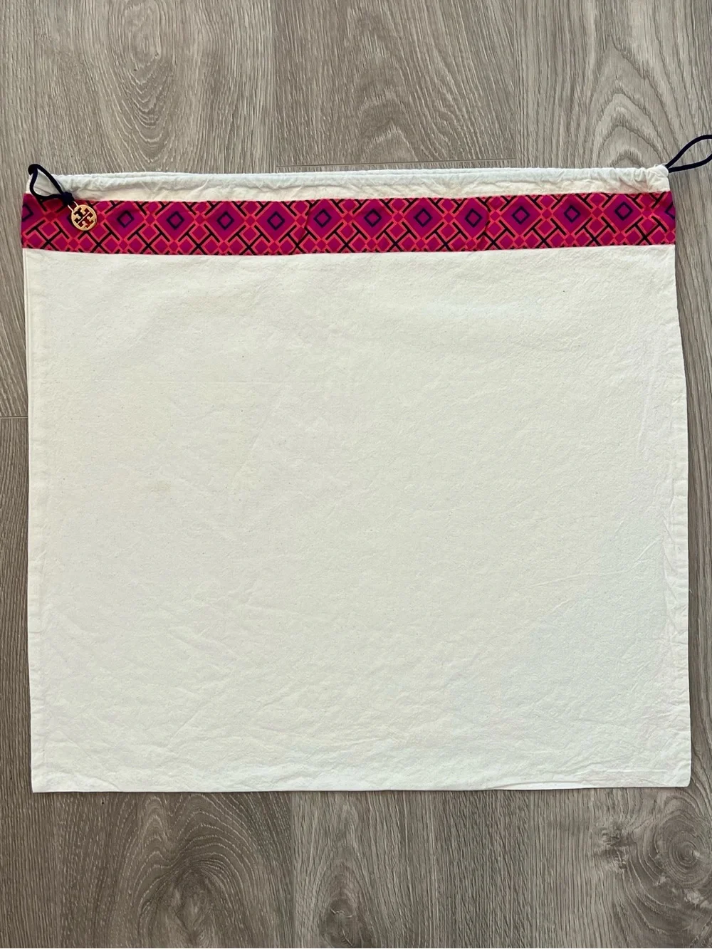 Tory Burch dust bag (C380)